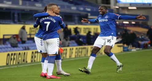 في مباراة 9 نجوم.. إيفرتون يُقصى توتنهام من الكأس بعد 120 دقيقة من المتعة (فيديو)